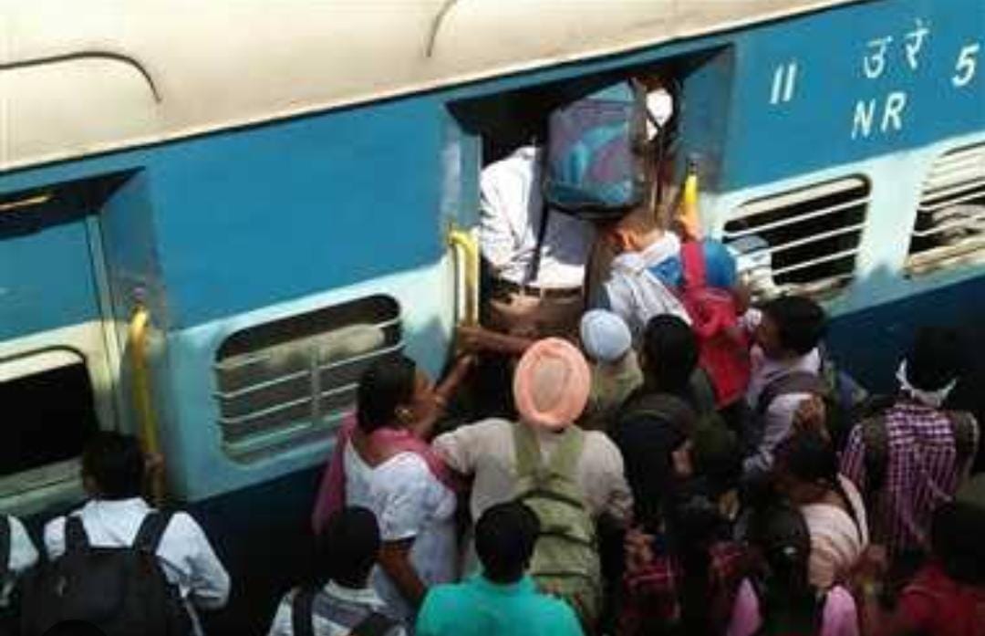 Tatanagar railway station:छठ के दौरान अतिरिक्त कोच लगाने के नाम पर रेलवे कर रहा है खानापूर्ति, पढ़ें कैसे यात्रियों को हो रही परेशानी