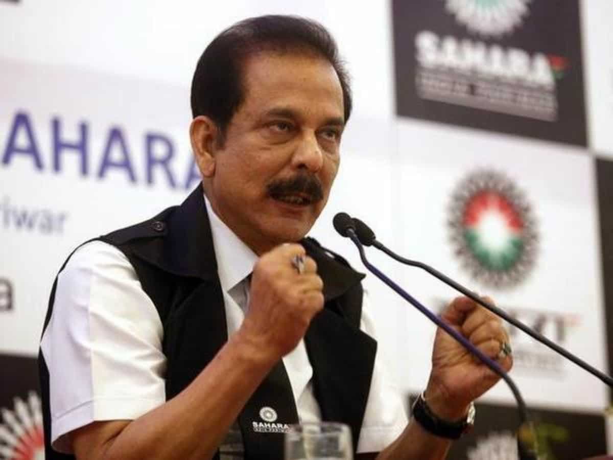 सहारा इंडिया ग्रुप के प्रमुख सुब्रत रॉय का देर रात निधन, मुंबई के अस्पताल में ली आखिरी सांस