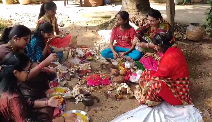 हर्षोल्लास से मनाई गई चित्रगुप्त पूजा और भाई दूज, यम की आकृति बनाकर पूरे धार्मिक रिती-रिवाज के साथ हुई पूजा