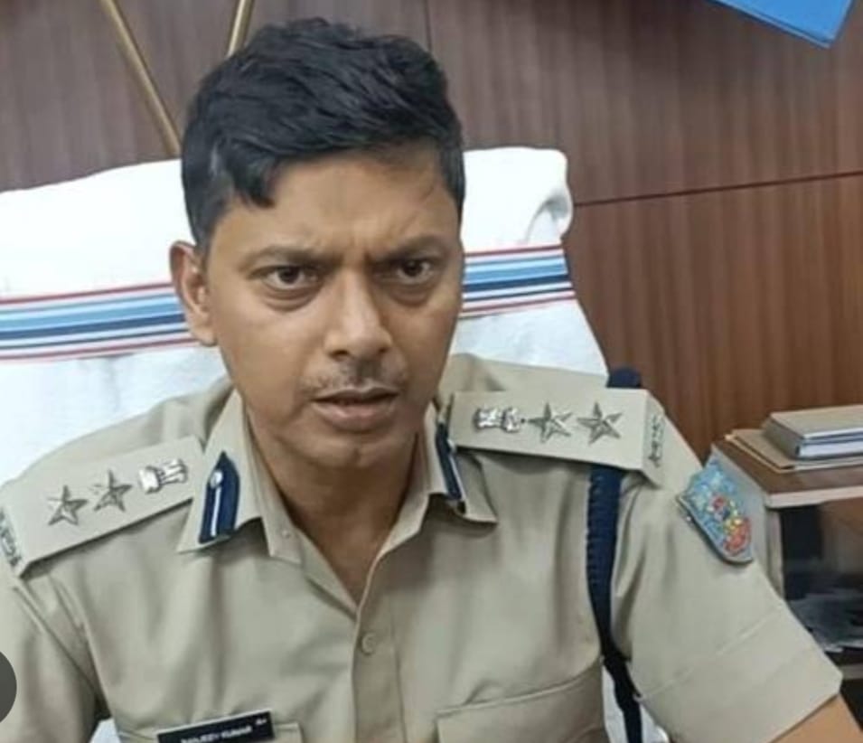 धनबाद:जिनके खातों से पैसा प्रिंस खान को भेजे गये, उनपर पुलिस कस रही है शिकंजा, आदेश पर होना होगा हाजिर, नहीं तो होगी कार्रवाई   