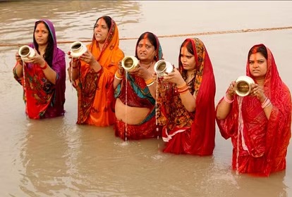 एक दूसरे को जोड़ने की गवाह यूपी की बांसी नदी: एक ओर बिहार अर्ध्य देता है तो दूसरी ओर उत्तरप्रदेश