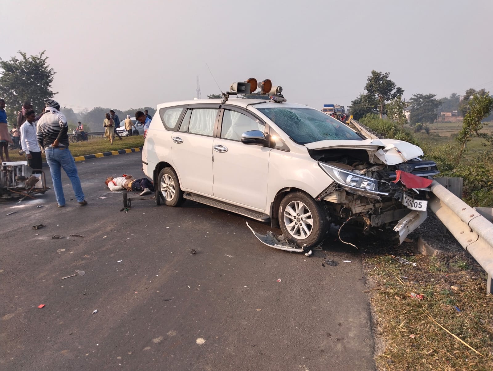 मधुबनी में भीषण सड़क हादसा, मधेपुरा डीएम की गाड़ी ने 5 को कुचला, तीन की मौत 