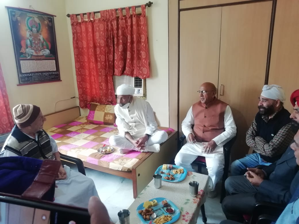 रतन जोशी का हाल पूछने पहुंचे  इंदर सिंह नामधारी और विधायक सरयू राय