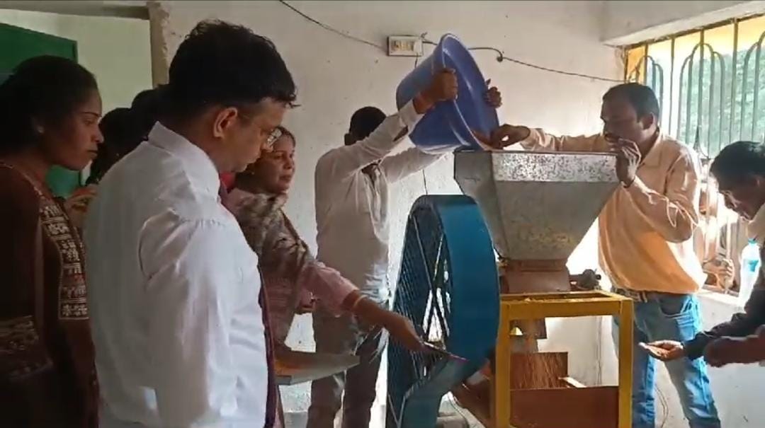 लाह को चवरी बनाकर बेच रहे हैं गुमला के किसान, कमा रहे दोगुना लाभ, पढ़ें इस प्रक्रिया के बारे में