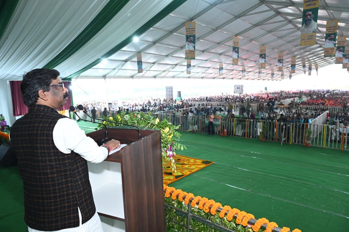 अरे ...छुप कर काहे वार कर रहे हो, हिम्मत है तो सामने से आओ ना, विपक्ष पर हमलावर सीएम हेमंत