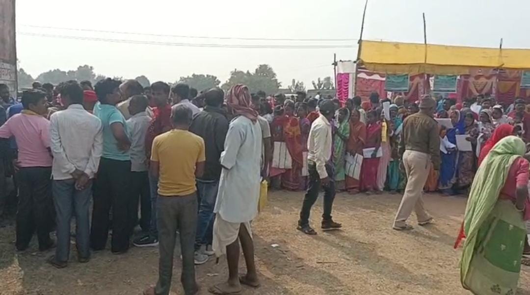 देवघर में आपकी योजना,आपकी सरकार आपके द्वार कार्यक्रम की शुरुआत, सबसे ज्यादा अबुआ आवास योजना के आवेदन हुए जमा