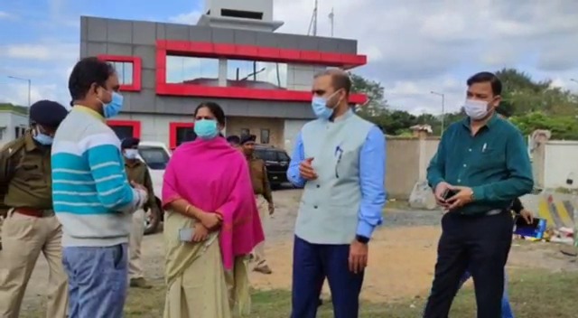 उपायुक्त और विधायक अपर्णा ने किया मैथन टोल प्लाजा का औचक निरीक्षण, दिए ये निर्देश 