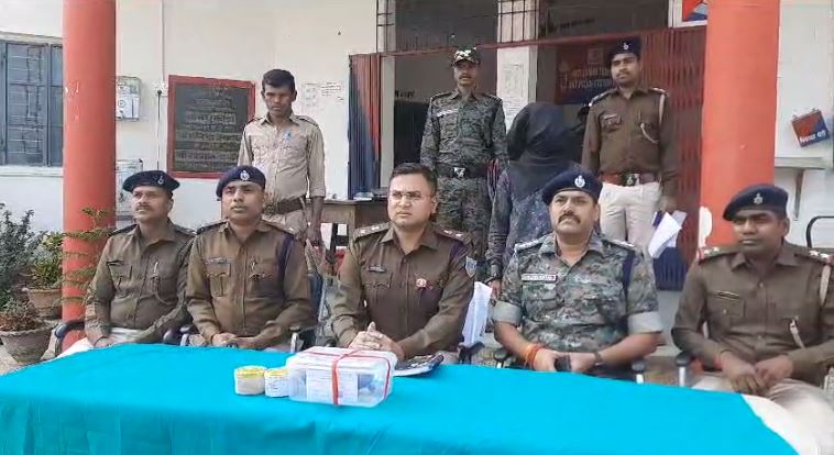 नक्सलियों को बड़ा झटका, चतरा पुलिस ने भाकपा माओवादी के सबजोनल कमांडर को किया गिरफ्तार, सुरक्षा बलों को बना रहा था निशाना