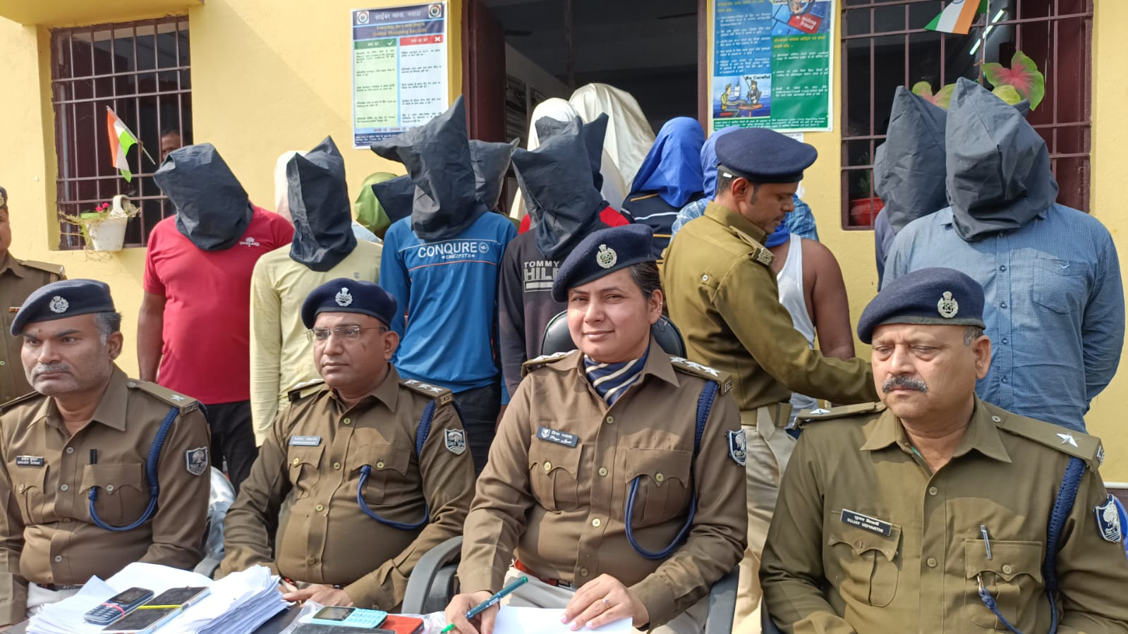 विशेष अभियान के तहत नवादा पुलिस ने 18 साइबर अपराधियों को किया गिरफ्तार, पढ़ें क्या है पुलिस के आगे का प्लान