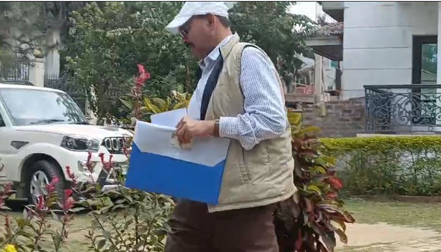 साहिबगंज एसपी नौशाद आलम पहुंचे ईडी ऑफिस, विजय हांसदा मामले में होगी पूछताछ  