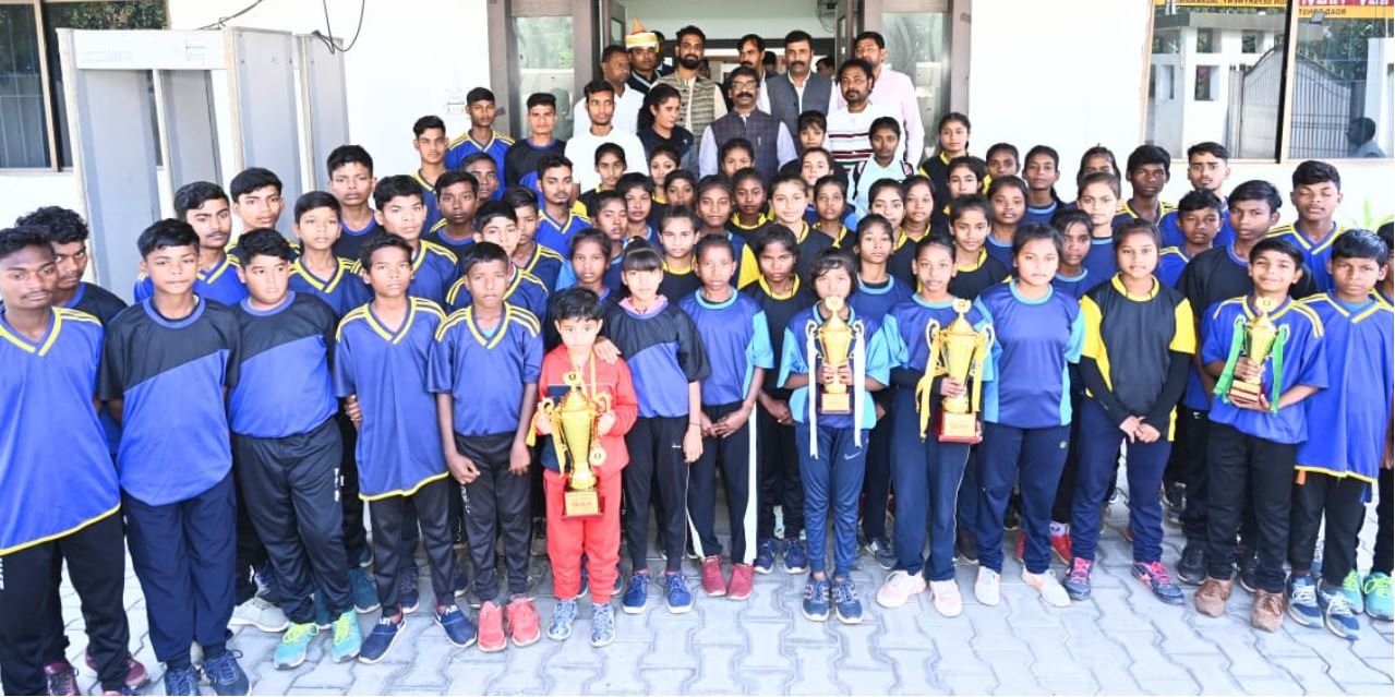 झारखंड के खिलाड़ियों को सीएम हेमंत सोरेन की सौगात, स्पोर्ट्स किट्स के साथ अन्य सुविधा मुहैया कराने का वादा