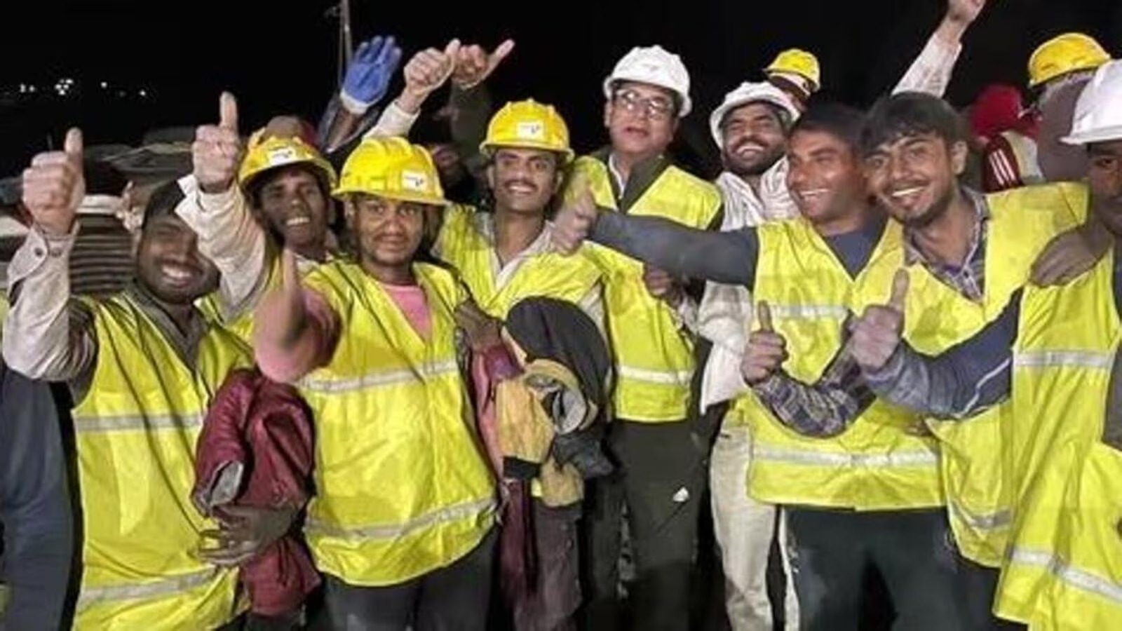 संदर्भ-उत्तरकाशी के मजदूरों का बचाव! धनबाद में कोयले के अवैध खदानों में चोर करते हैं   "रैट होल  माइनिंग" का उपयोग 