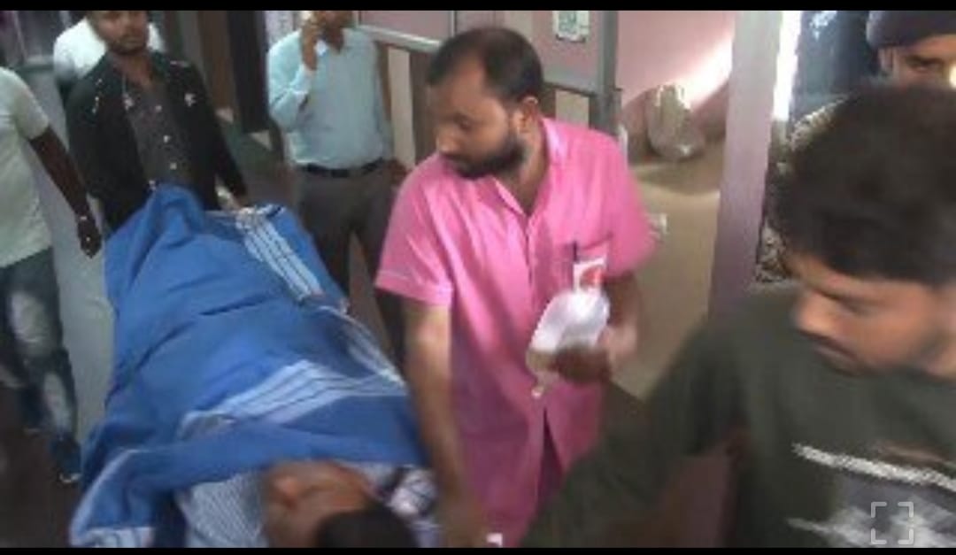 कृष्णा मंडल हमलाकांड : फंसी गोली निकाल ली गई, पत्नी की शिकायत पर केस दर्ज