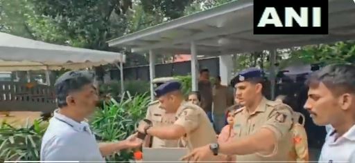 सुबह करीब 15 स्कूलो को बम से उड़ाने की धमकी, मच गया हड़कंप, जानिए कहा की है ये सनसनीखेज खबर