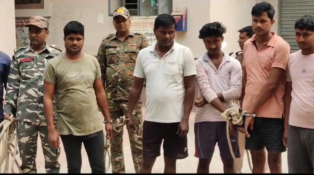 बिहार में बेखौफ अपराधी! शराब तस्करों ने पुलिस टीम पर किया हमला, गिरफ्तार तस्कर को छुड़ा ले गए माफिया 