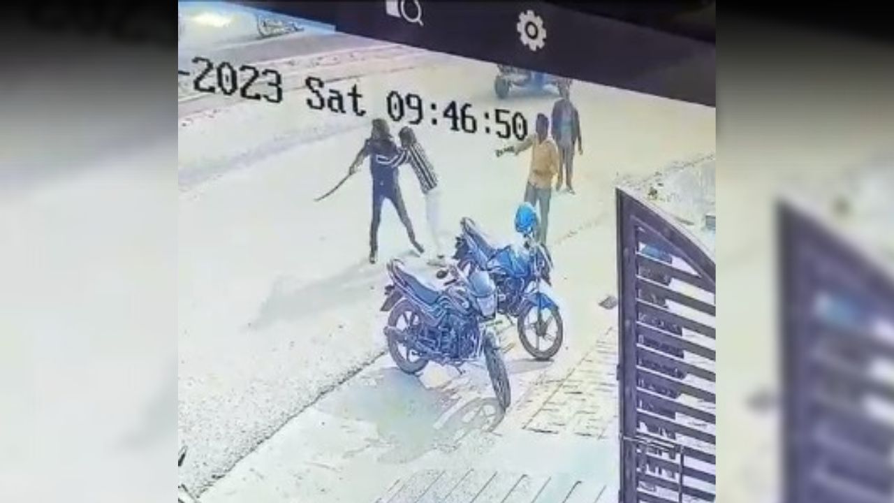 मामूली बात पर अस्पताल के पास हुई तलवारबाजी, पुलिस ने आरोपी को किया गिरफ्तार