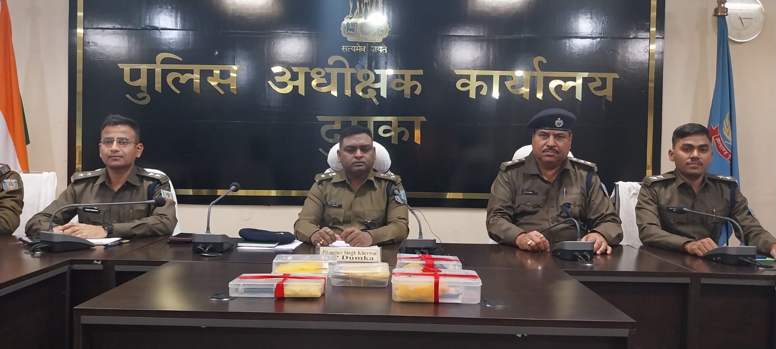 दुमका पुलिस को मिली सफलता, छिनतई की घटना को अंजाम देने वाले 4 आरोपी गिरफ्तार
