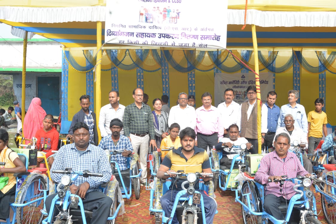 77 दिव्यांगजनों को मिला सहायक उपकरण,संसाधनों का उपयोग कर स्वावलम्बी बनने की अपील 