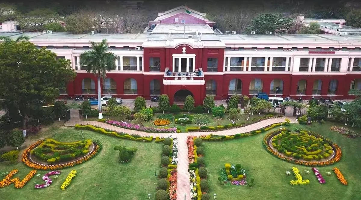 उपराष्ट्रपति कार्यालय से सहमति के बाद आईआईटी आईएसएम मैनेजमेंट हुआ रेस ,जानिए डिटेल्स 