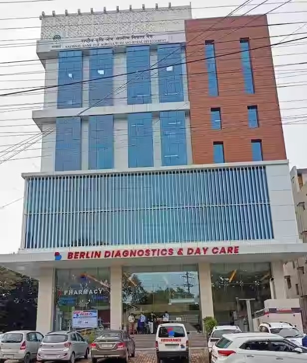 Ranchi breaking- बर्लिन हॉस्पिटल पहुंची ईडी की टीम, एक बार फिर से एक बड़े आईएएस अधिकारी की बढ़ सकती है मुश्किलें