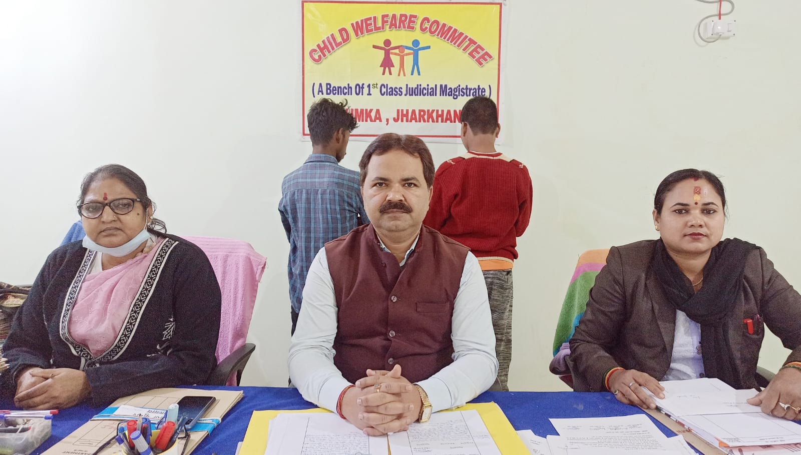 बाल कल्याण समिति के प्रयासों से मिली सफलता, आधार कार्ड की मदद से बालक की हुई पहचान, परिजनों से मिलने पर बच्चे के चेहरे पर खिली मु्स्कान