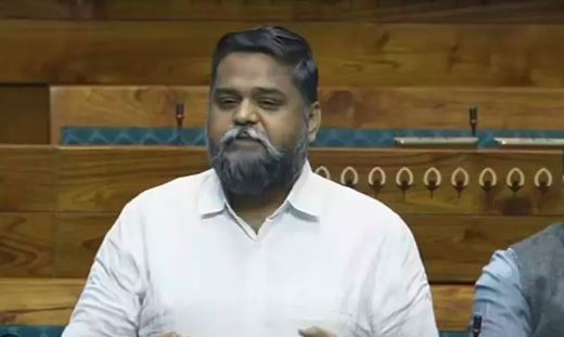 डीएमके के एक सांसद के फिर दिया विवादित बयान, हिन्दी पट्टी के राज्यों को बताया ‘गोमूत्र राज्य’,