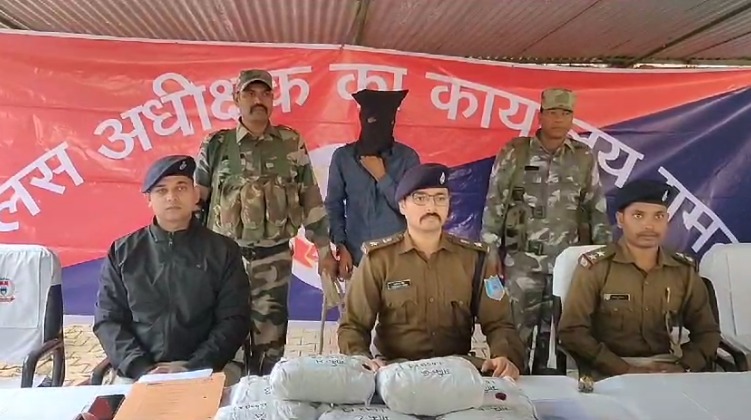 उड़ीसा से बिहार गांजा ले जा रहा था तस्कर, पुलिस ने बीच में ही किया गिरफ्तार