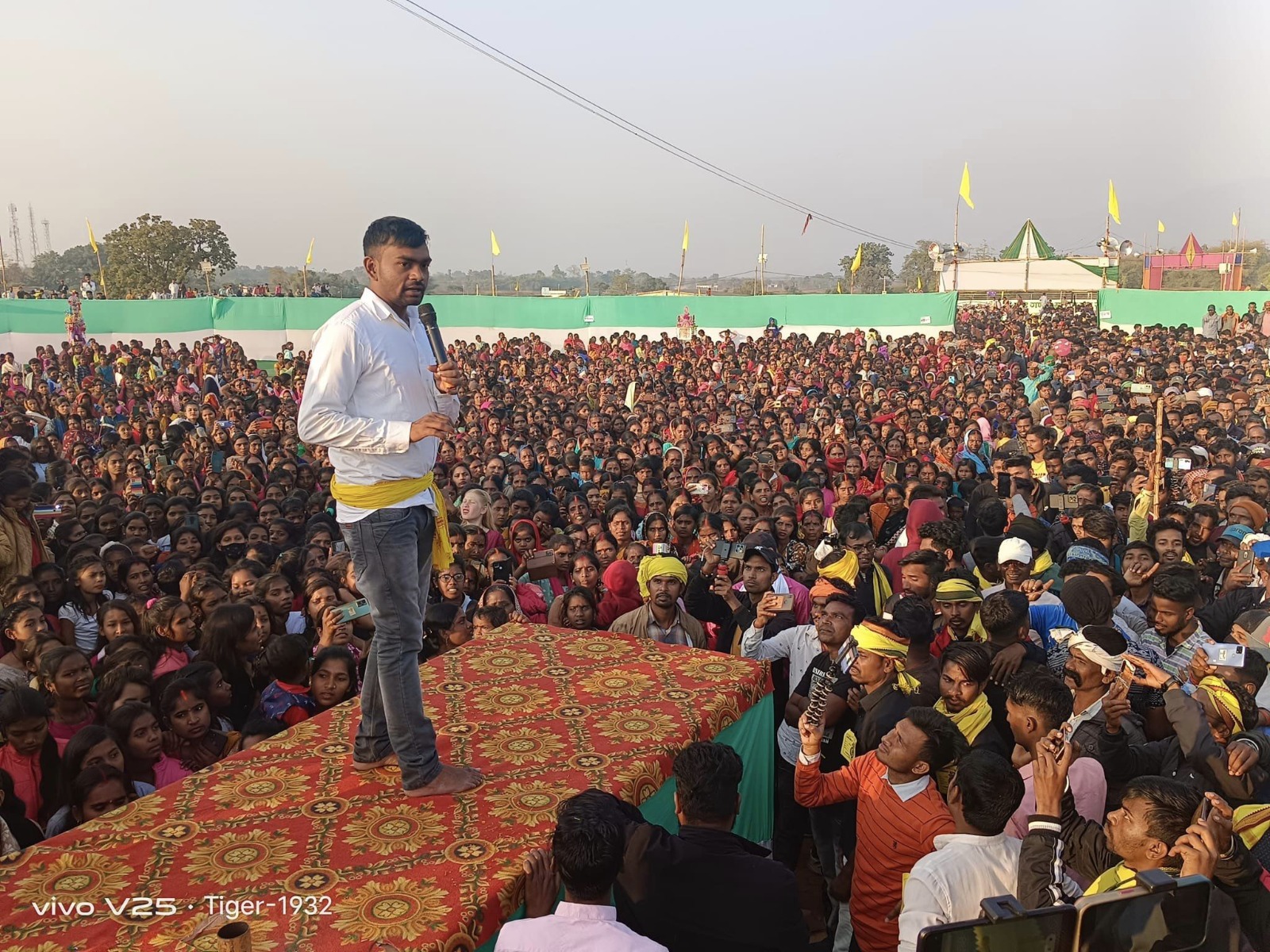 धनबाद में बाहरियों की भरमार, धनबल की ताकत और गैंगस्टरों का खौफ! आखिर भाजपा के इस किले को कैसे ध्वस्त कर पायेंगे जयराम