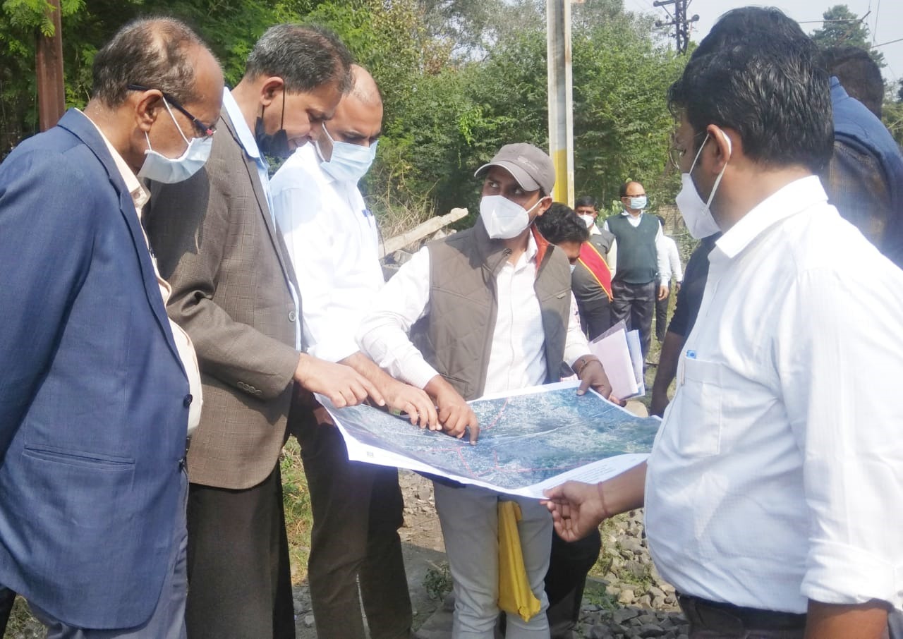 पूजा टॉकीज से झरिया पुल तक प्रस्तावित ओवरब्रिज के लिए हुआ सर्वे 