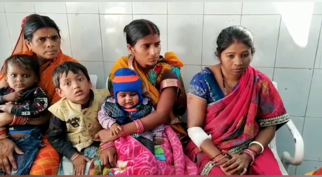 बाइक सवार लूटेरों ने दिन दहाड़े छीने  दो लाख रुपए