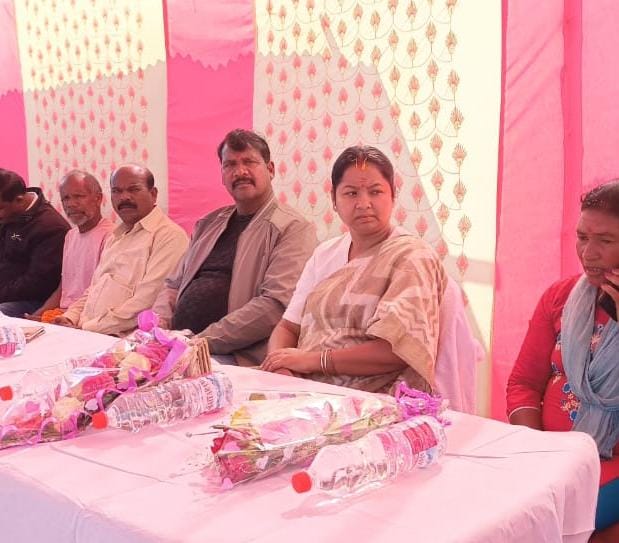 चाईबासा:किसानों की मदद के लिए आगे आई सासंद गीता कोड़ा, मिचौन चक्रवाती तुफान से पीड़ित किसानों के लिए सरकार से की राहत पैकेज की मांग