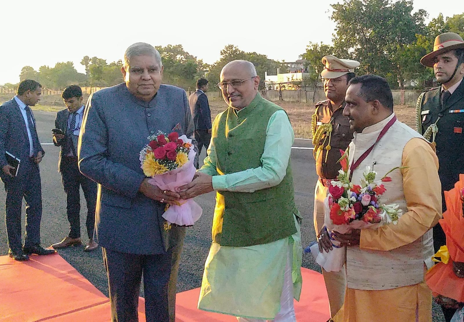 महाजाम झेला धनबाद शहर, निकलते वक्त जब राज्यपाल का काफिला जाम में फंसा तो अधिकारियों के फूले हाथ पांव 