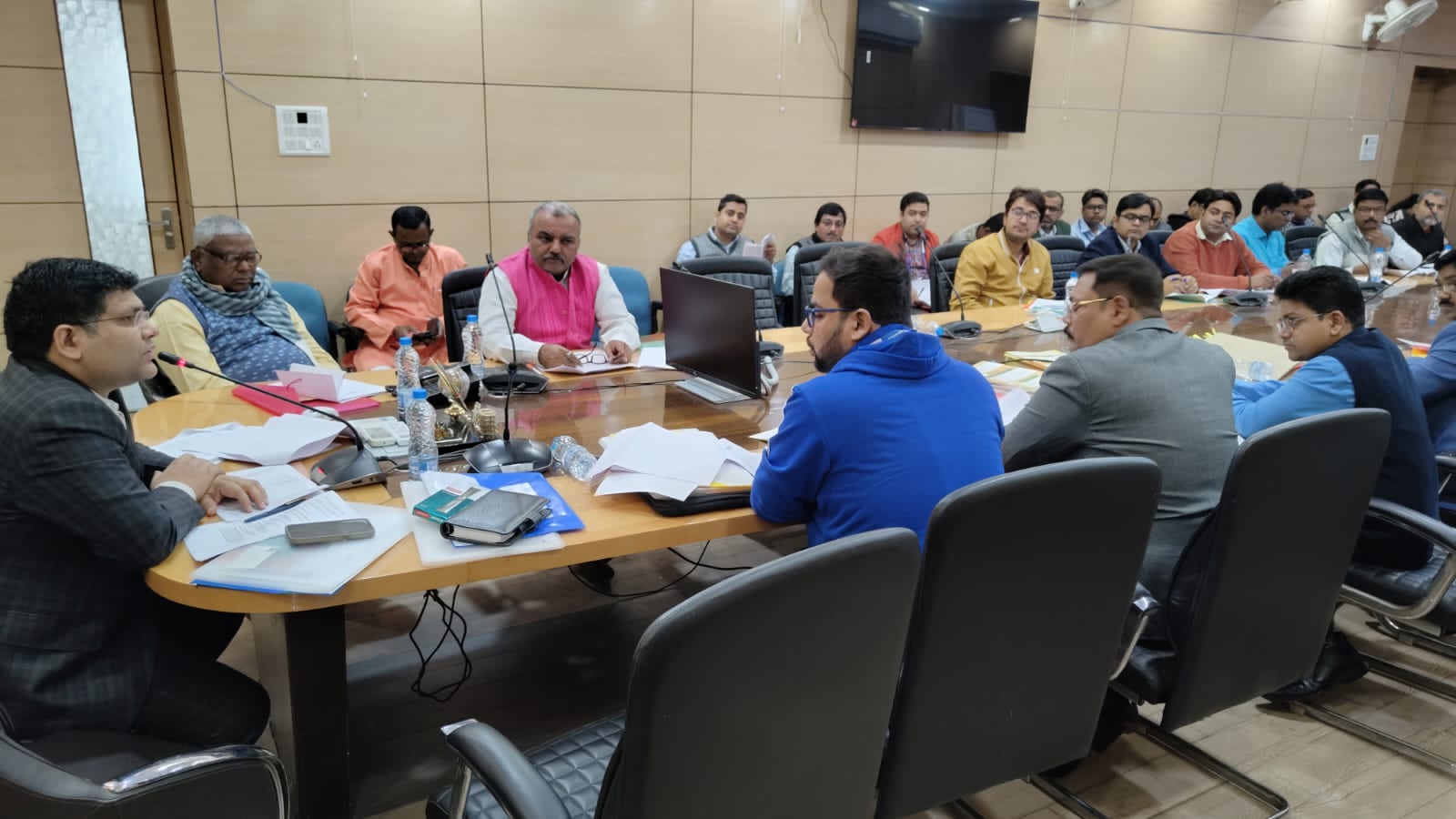 DHANBAD!!सरकार की योजनाओं में निजी बैंकों की भूमिका नगण्य ,कई सरकारी बैंकों से भी नाराजगी 