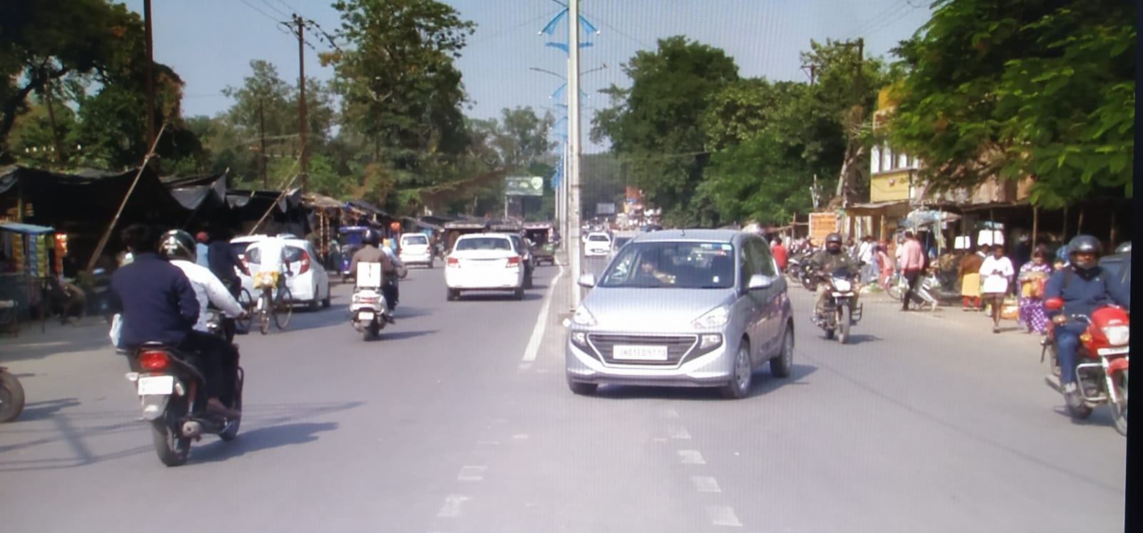 धनबाद के लोग क्यों चाहते हैं वीआईपी मूवमेंट? पढ़िए सड़कें कैसे दे रही हैं उत्तर