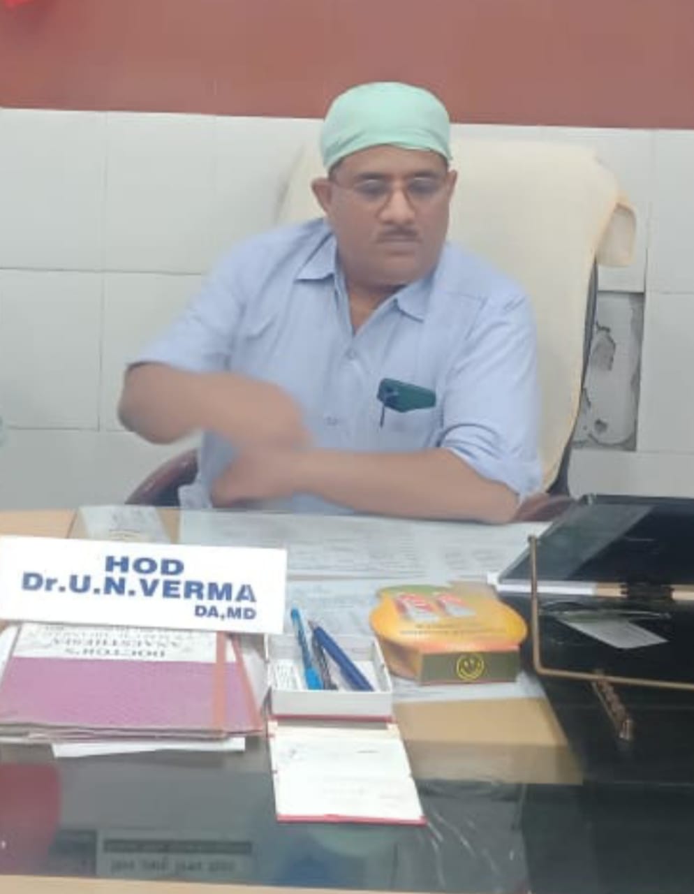 रेप के प्रयास के आरोप के बाद हटाए गए एनेस्थीसिया विभाग के हेड डॉक्टर यूएन वर्मा