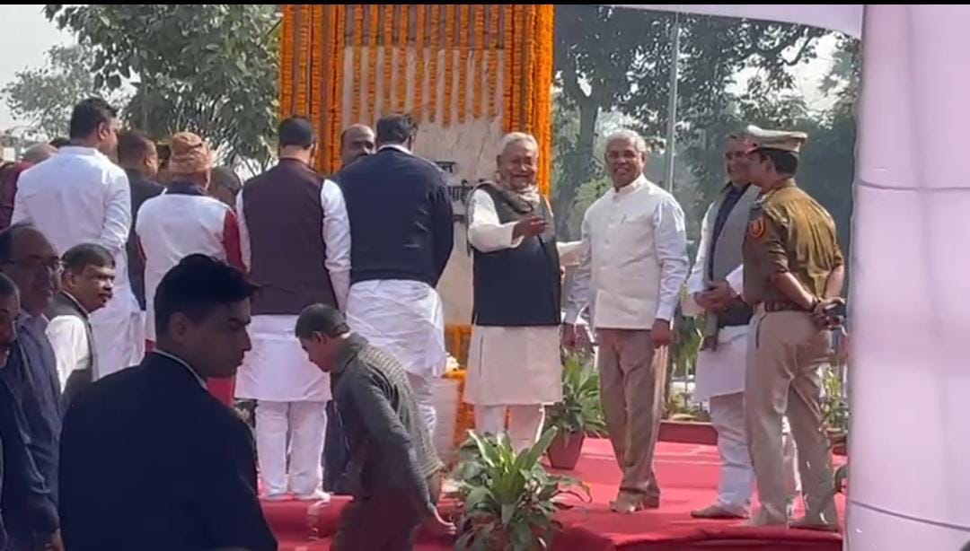 लौह पुरूष सरदार वल्लभ भाई पटेल की पुण्यतिथि आज, सीएम नीतीश कुमार ने दी भावभीनी श्रद्धांजलि   