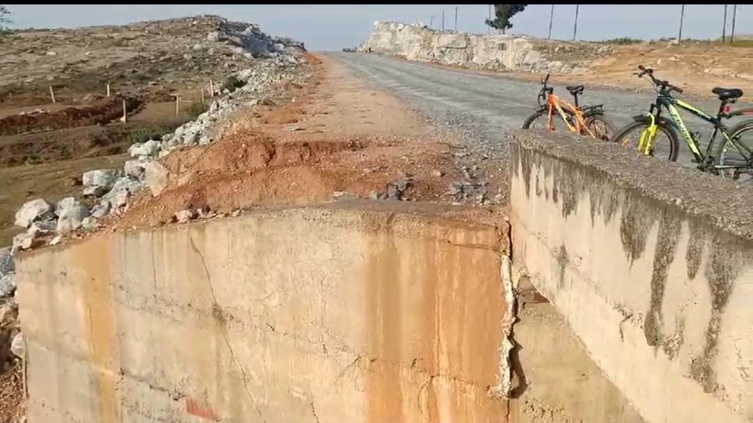 गुमला: कई सालों से अधूरा है बाईपास का निर्माण कार्य, सरकारी उदासीनता की वजह से कभी भी हो सकता है बड़ा हादसा, पढ़ें विस्तार से   