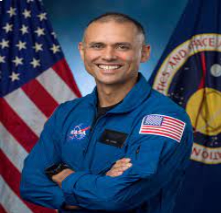 नासा के मून मिशन में भारतीय मूल के अनिल मेनन शामिल,  जाएंगे चांद पर