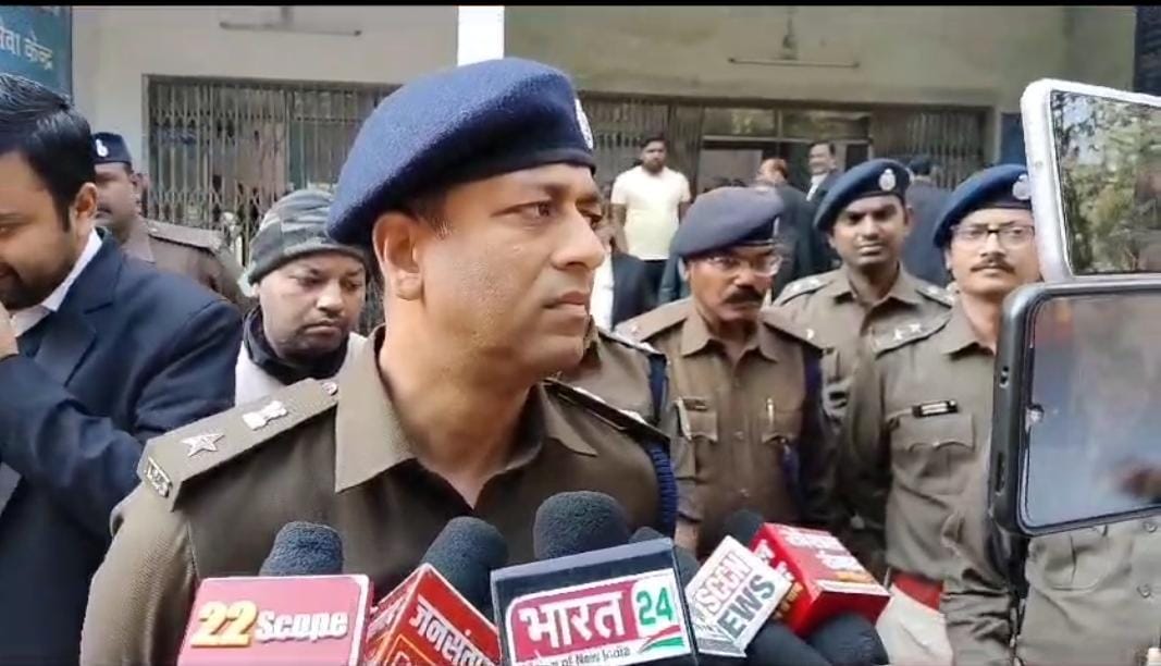 जमशेदपुर:शहर की सुरक्षा को लेकर एसएसपी किशोर कौशल सख्त, कोर्ट परिसर के साथ कई इलाकों का लिया जायजा, पढ़ें लोगों से क्या अपील की   