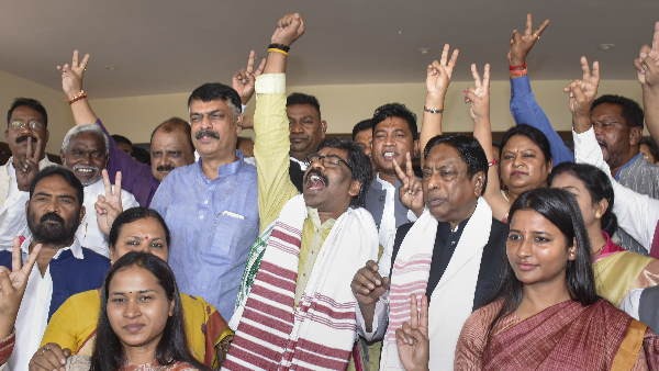 झारखंड : 1932 के खतियान पर फ्रंट फूट पर खेलने की तैयारी में हेमंत! लोकसभा चुनाव में इंडिया गठबंधन के हाथ बड़ा सियासी मुद्दा