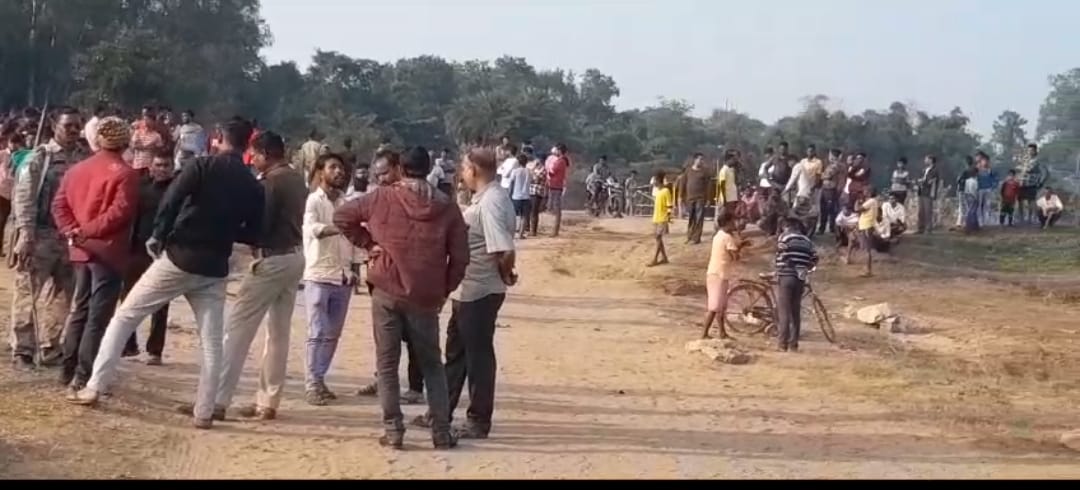 चिरकुंडा के सुंदरनगर स्थित  घाट पर  दो पक्षों ने काटा बवाल ,आधा दर्जन घायल 