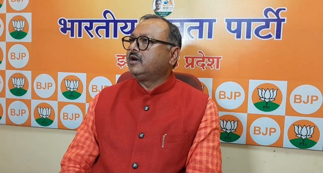 बाबा मामले पर इरफान अंसारी को भाजपा ने दिया करारा जवाब, बिरंची नारयण ने कहा- उन्हें बाबा लाने की जरुरत नहीं मौलाना से ही काम चलाए