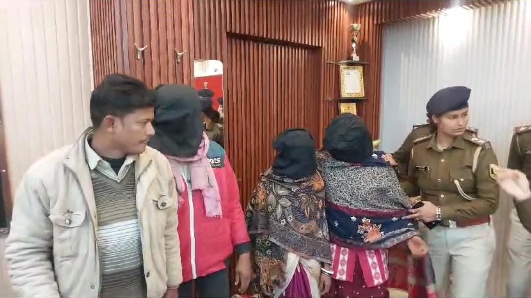 गोपालगंज पुजारी हत्याकांड में बड़ा खुलासा, प्रेम -प्रसंग में ब्लैकमेलिंग के विरोध में हुई थी हत्या, प्रेमिका समेत तीन गिरफ्तार