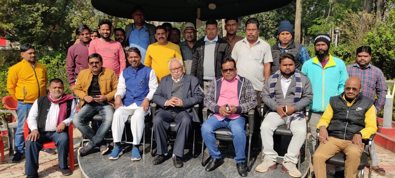 दुमका:INDIA गठबंधन की बैठक सम्पन्न , केंद्र की नीतियों और विपक्षी सांसदों के निलंबन को लेकर 22 दिसंबर को प्रदर्शन का निर्णय