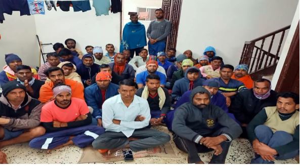 साउदी अरब में फंसे झारखंड के 45 मजदूर दाने-दाने को मोहताज, तीसरा वीडियो जारी कर वतन वापसी की लगाई गुहार  