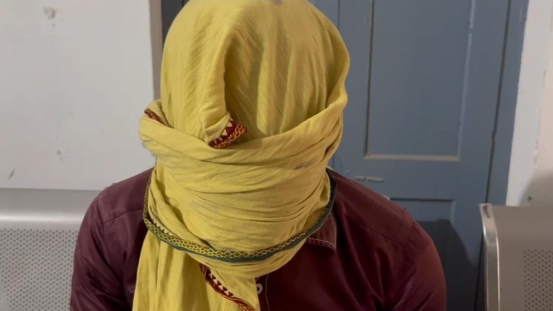 मोकामा में विदेशी शराब के साथ बेगूसराय का तस्कर गिरफ्तार, झारखंड के जसीडीह से लाया था शराब