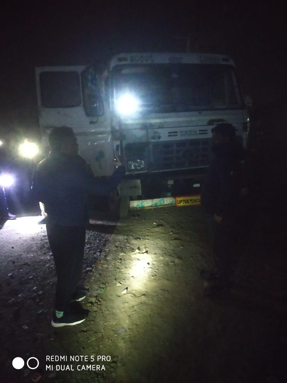 DHANBAD!!जिला खनन टास्क फोर्स सड़क पर उतरा तो दर्ज हुई सात प्राथमिकी ,11 वाहनों की हुई जब्ती 