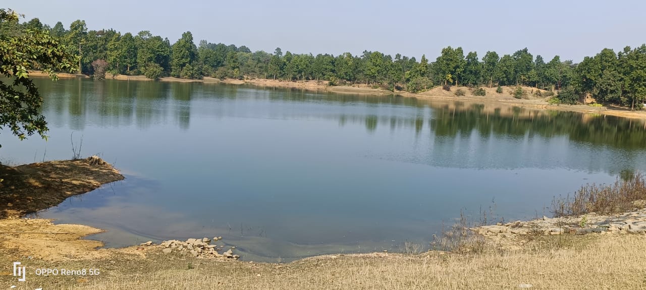 सैलानियों को आकर्षित कर रही है गिरिडीह की प्राकृतिक वादियां! खम्भरा डैम, हनुमानगढ़ी और खटैया पहाड़ पर उमड़ रही पर्यटकों की भीड़