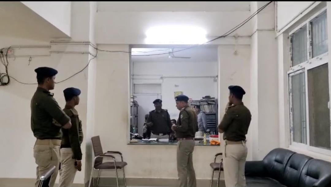 Bihar : पटना जेल से भाग रहा था कैदी, तीसरे तल्ले से गिरकर हो गई मौत, पुलिस की लापरवाही आयी सामने