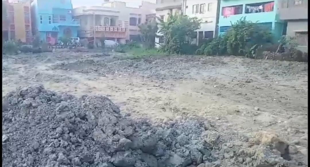 बिहार: प्रशासन की मिलीभगत से भूमाफियाओं ने किया बड़ा कारनामा! रातों रात गटक गये सरकारी तालाब, पढ़ें कैसे   